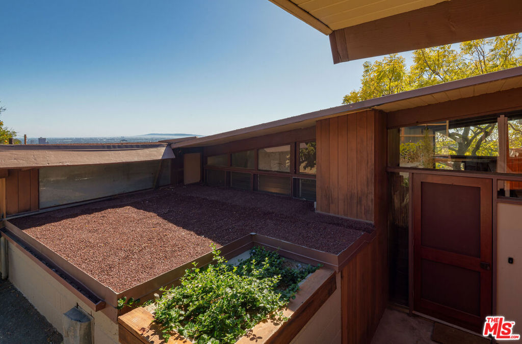 12421 Deerbrook Lane Property Photo 5