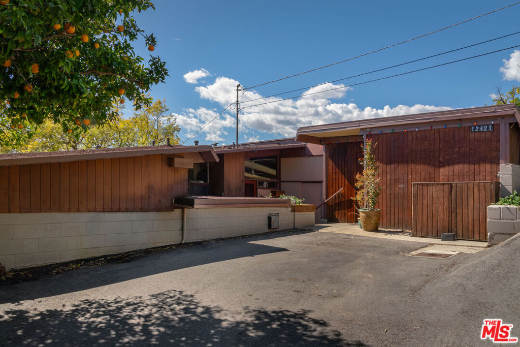 12421 Deerbrook Lane Property Photo 15