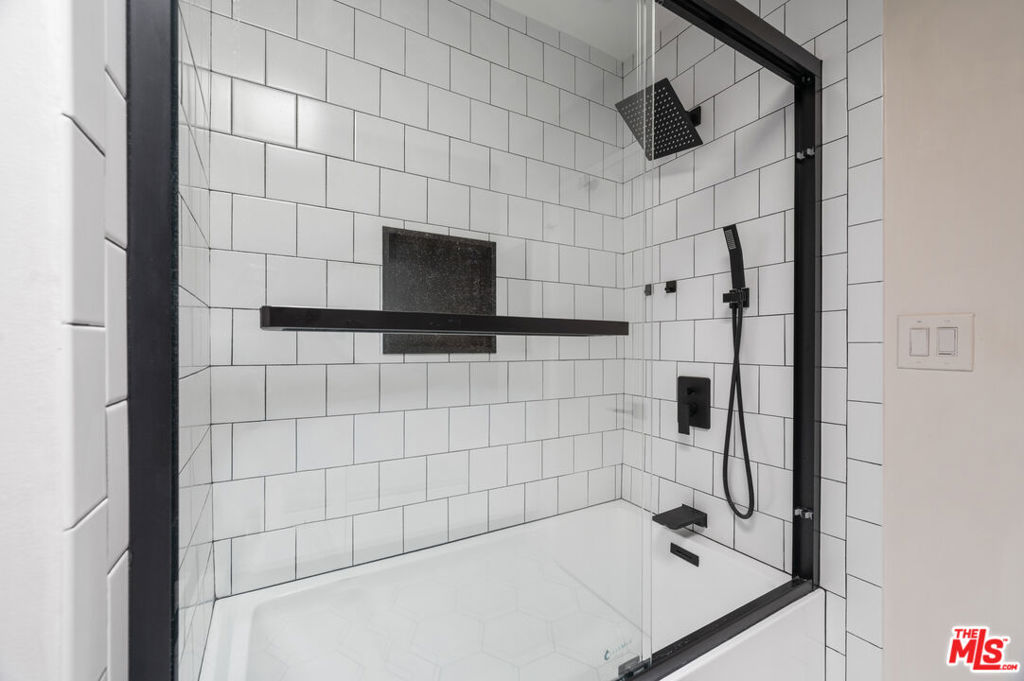 5950 Buckingham 610 Property Photo 16