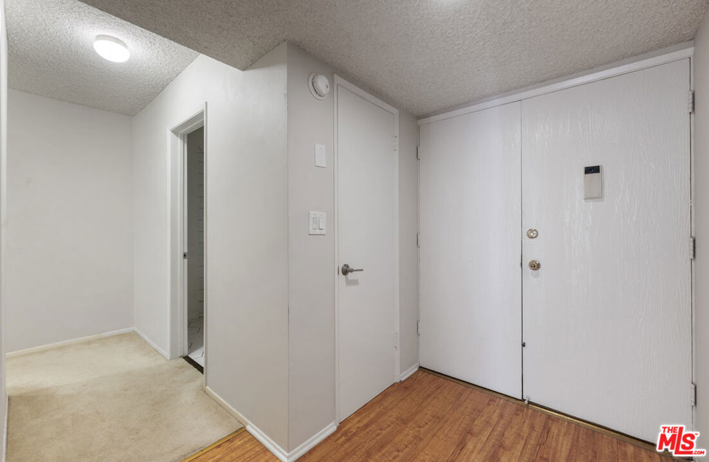 5950 Buckingham 610 Property Photo 29