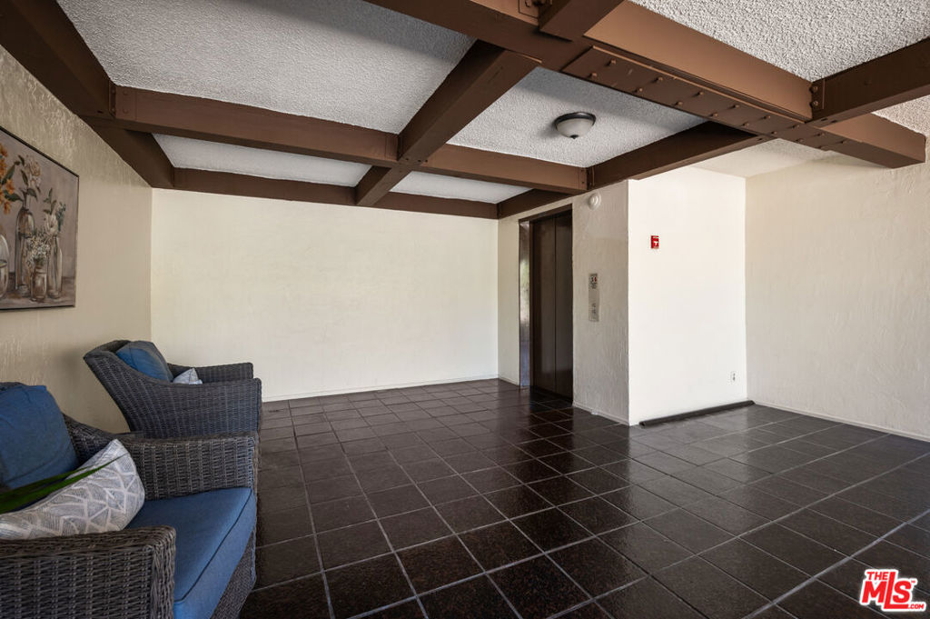 5950 Buckingham 610 Property Photo 39