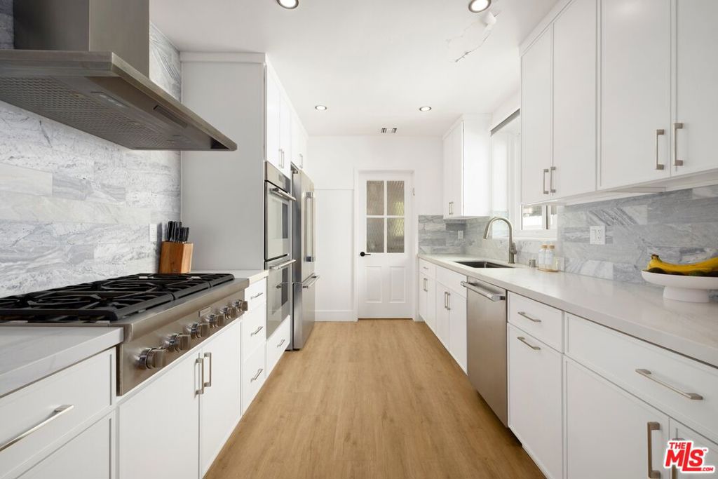 9719 Kirkside Road Property Photo 4