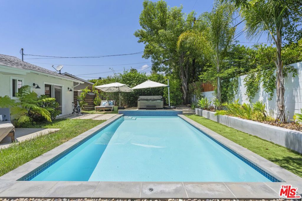 23023 Gainford Street Property Photo 16