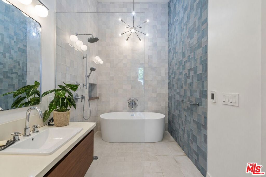 23023 Gainford Street Property Photo 26