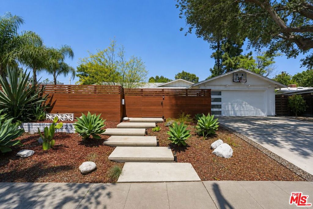 23023 Gainford Street Property Photo 31