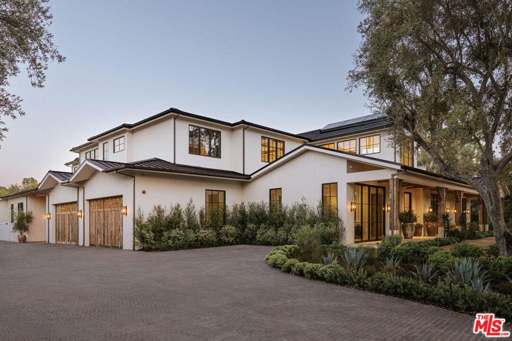 5350 Round Meadow Road Property Photo 8