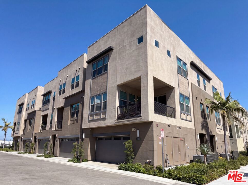 1718 Hollyleaf Terrace Property Photo 1