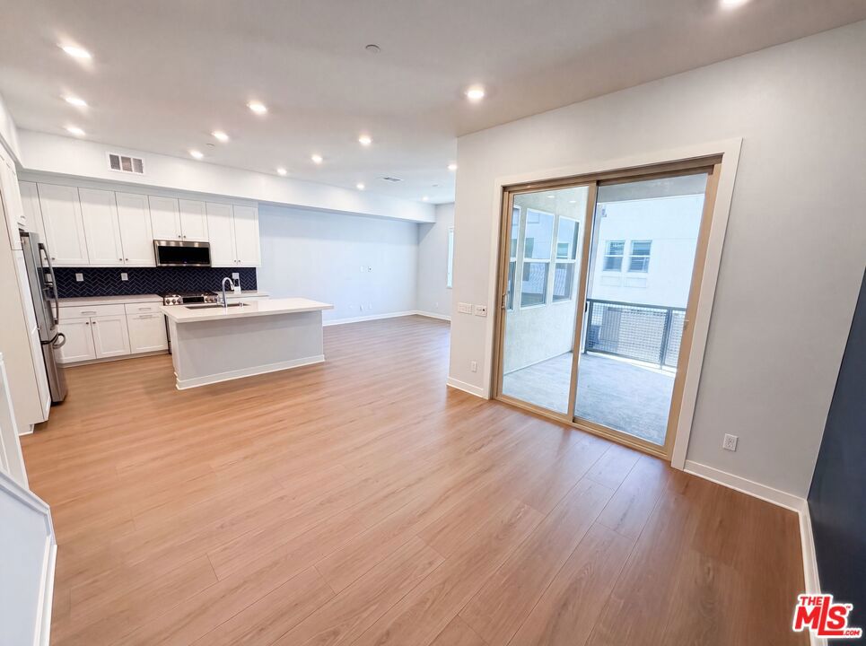 1718 Hollyleaf Terrace Property Photo 8