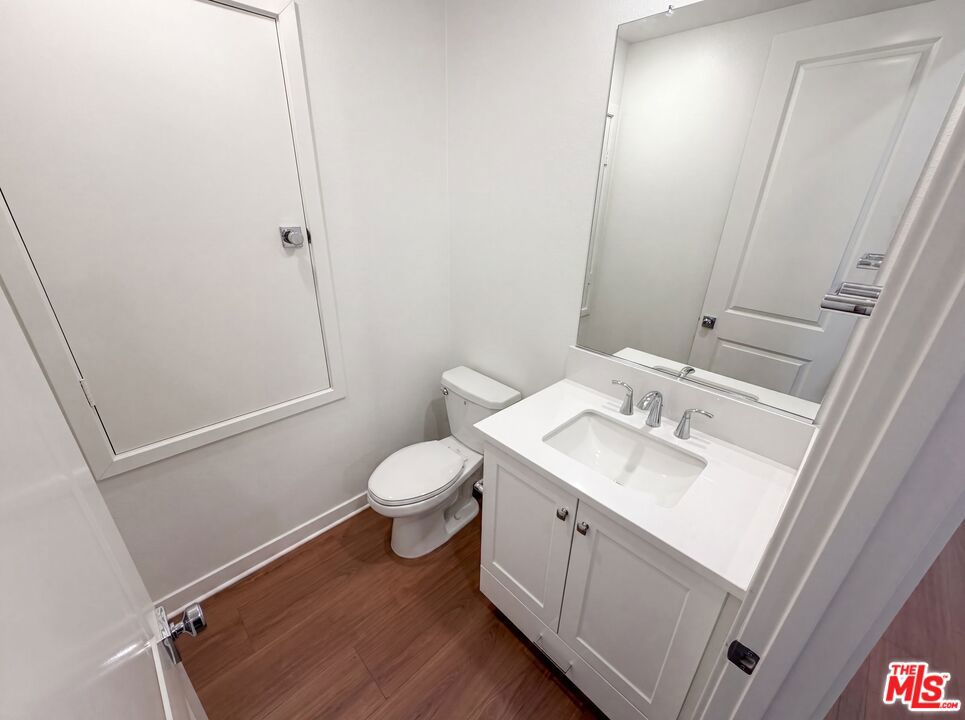 1718 Hollyleaf Terrace Property Photo 12