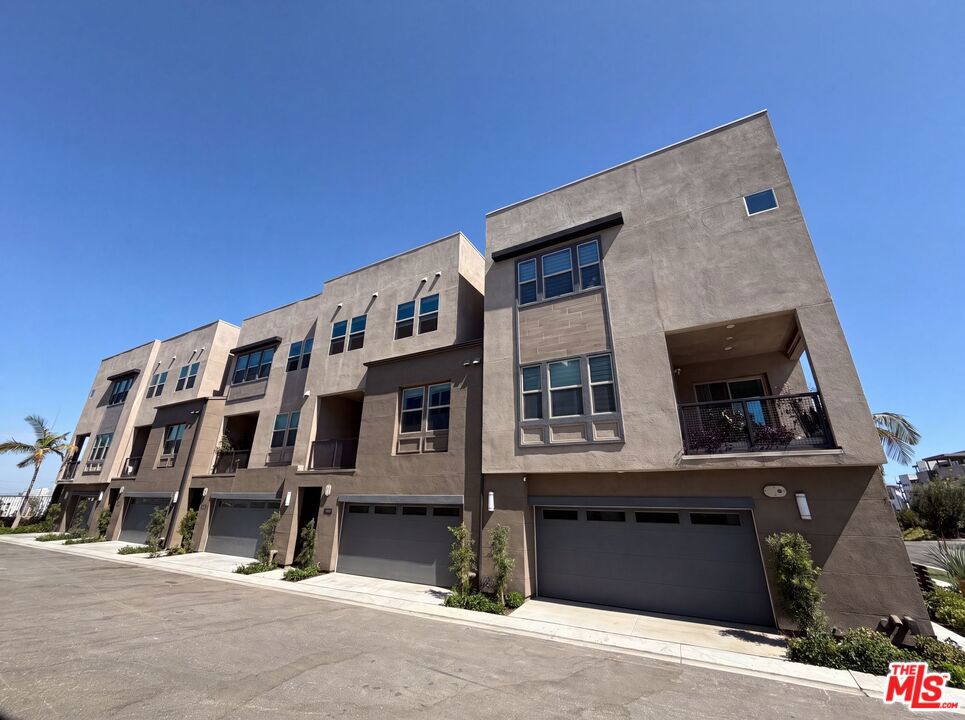 1718 Hollyleaf Terrace Property Photo 30
