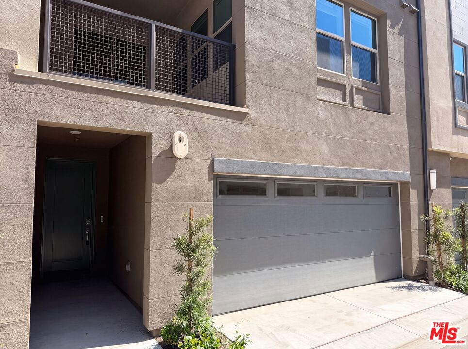 1718 Hollyleaf Terrace Property Photo 32