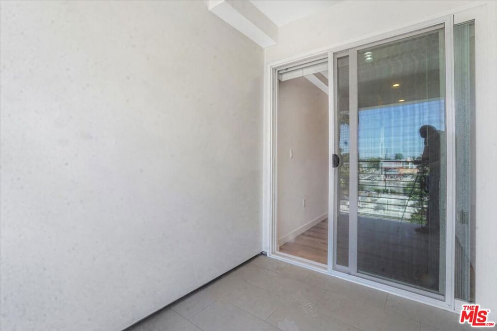 10918 Camarillo Street Property Photo 34