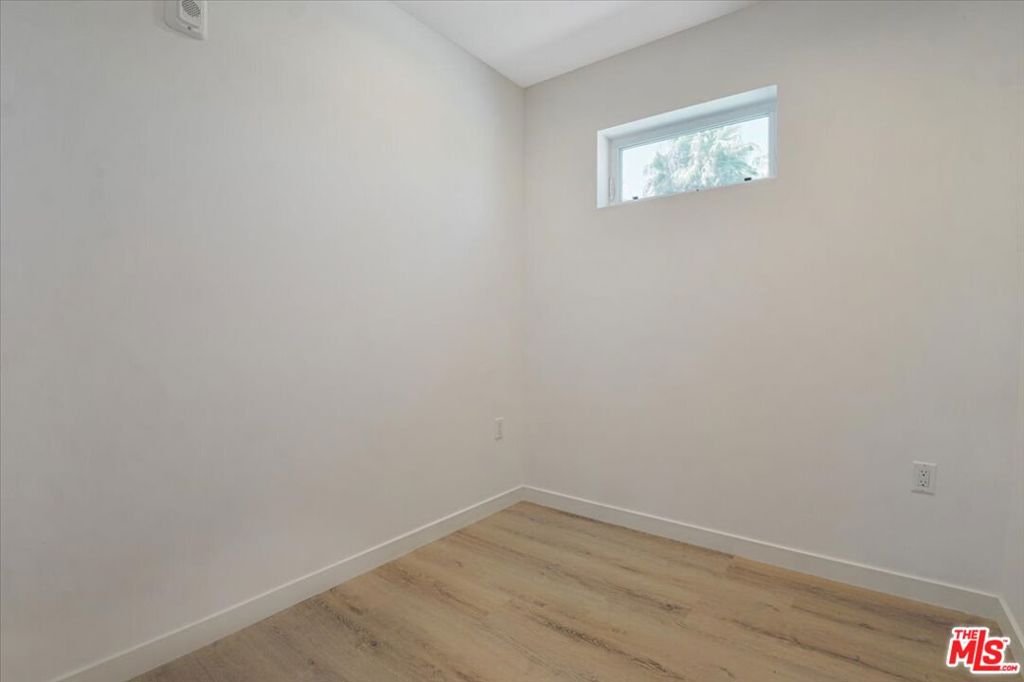 10918 Camarillo Street Property Photo 39