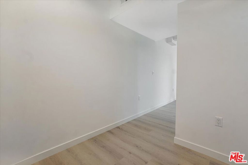 10918 Camarillo Street Property Photo 40