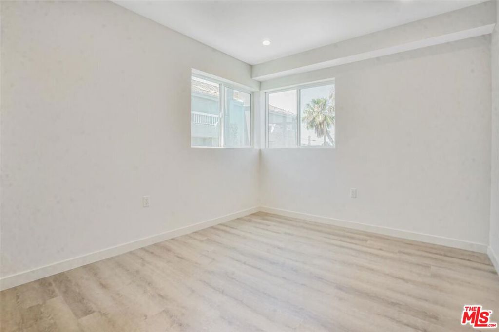 10918 Camarillo Street Property Photo 41