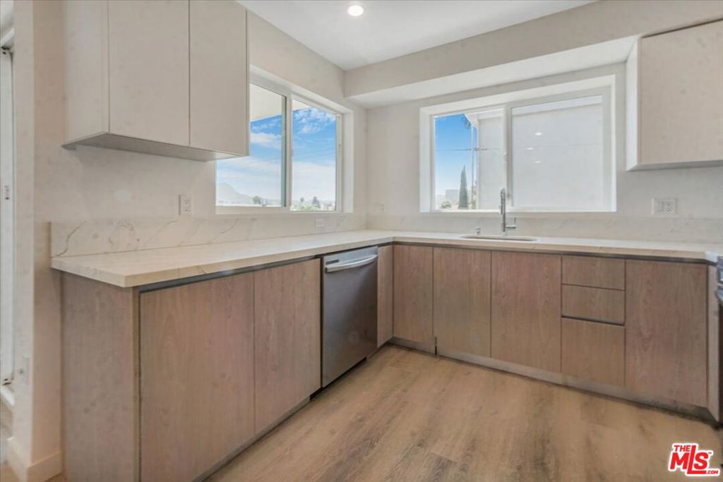 10918 Camarillo Street Property Photo 50