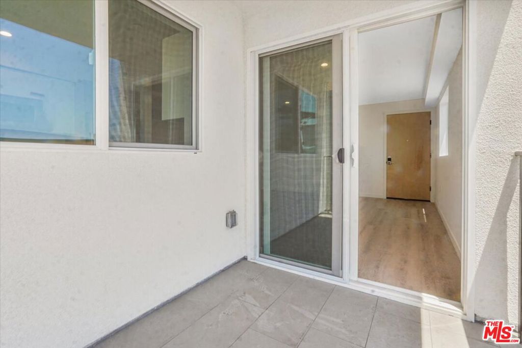 10918 Camarillo Street Property Photo 58