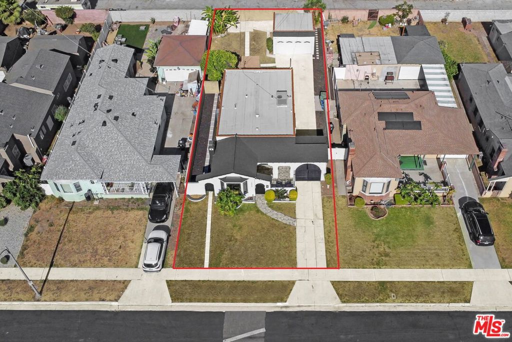 10022 S Manhattan Place Property Photo 21