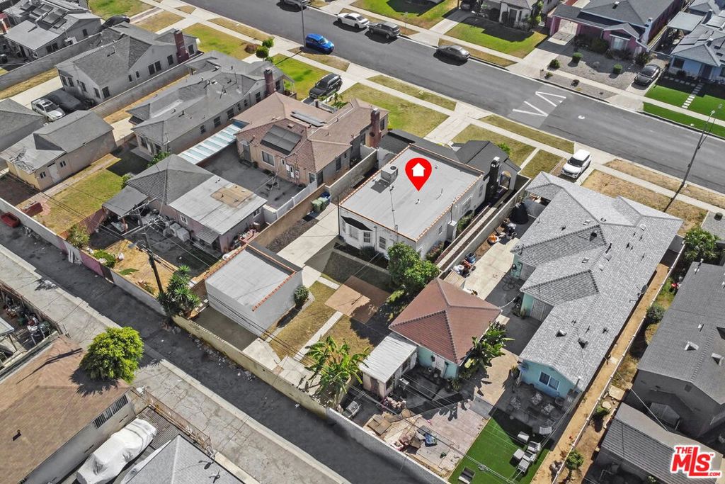 10022 S Manhattan Place Property Photo 23