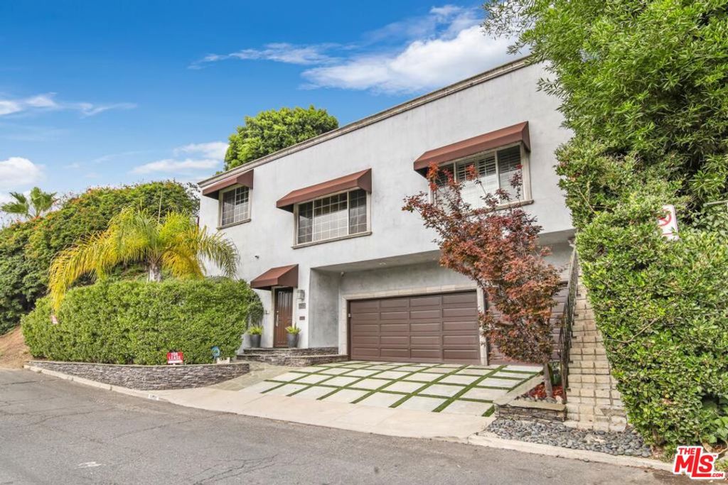 3200 Primera Avenue Property Photo 1
