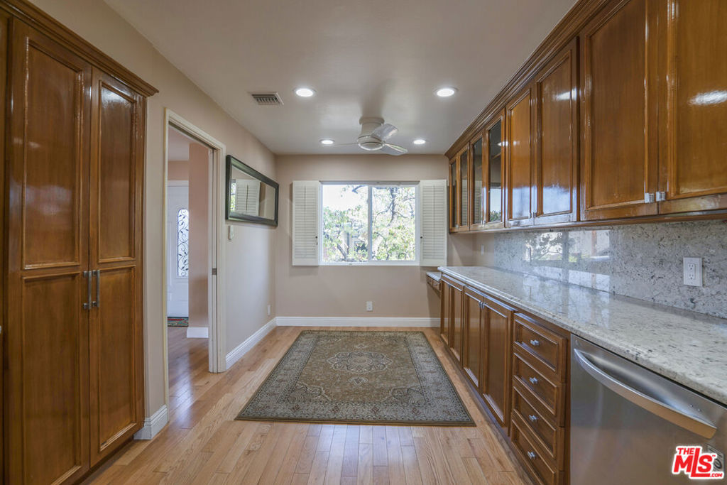 4245 Alhama Drive Property Photo 3