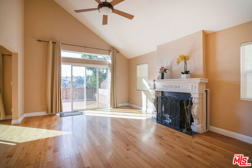 4245 Alhama Drive Property Photo 8