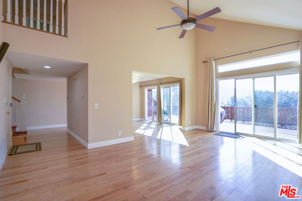 4245 Alhama Drive Property Photo 10