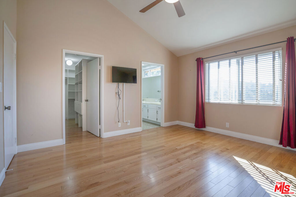 4245 Alhama Drive Property Photo 11