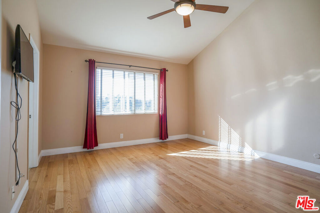 4245 Alhama Drive Property Photo 12