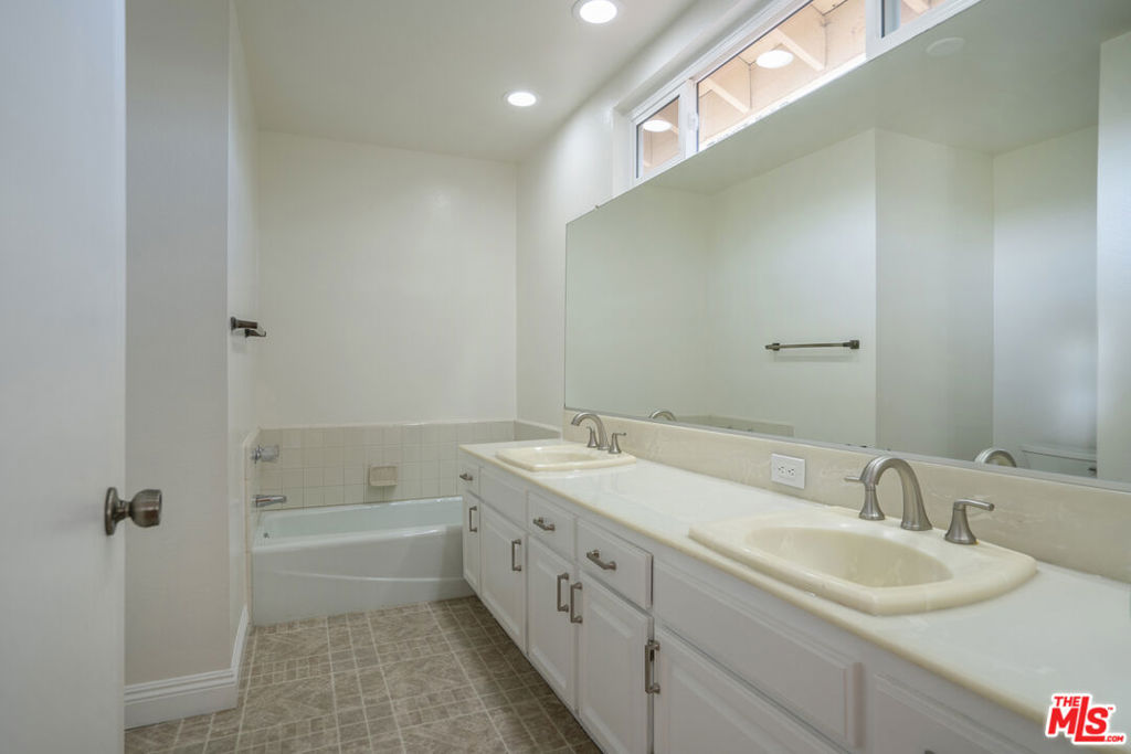 4245 Alhama Drive Property Photo 15