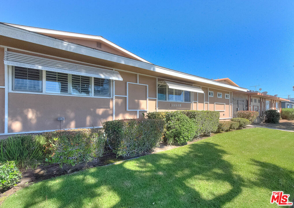 11118 Crenshaw Boulevard 1 Property Photo 3