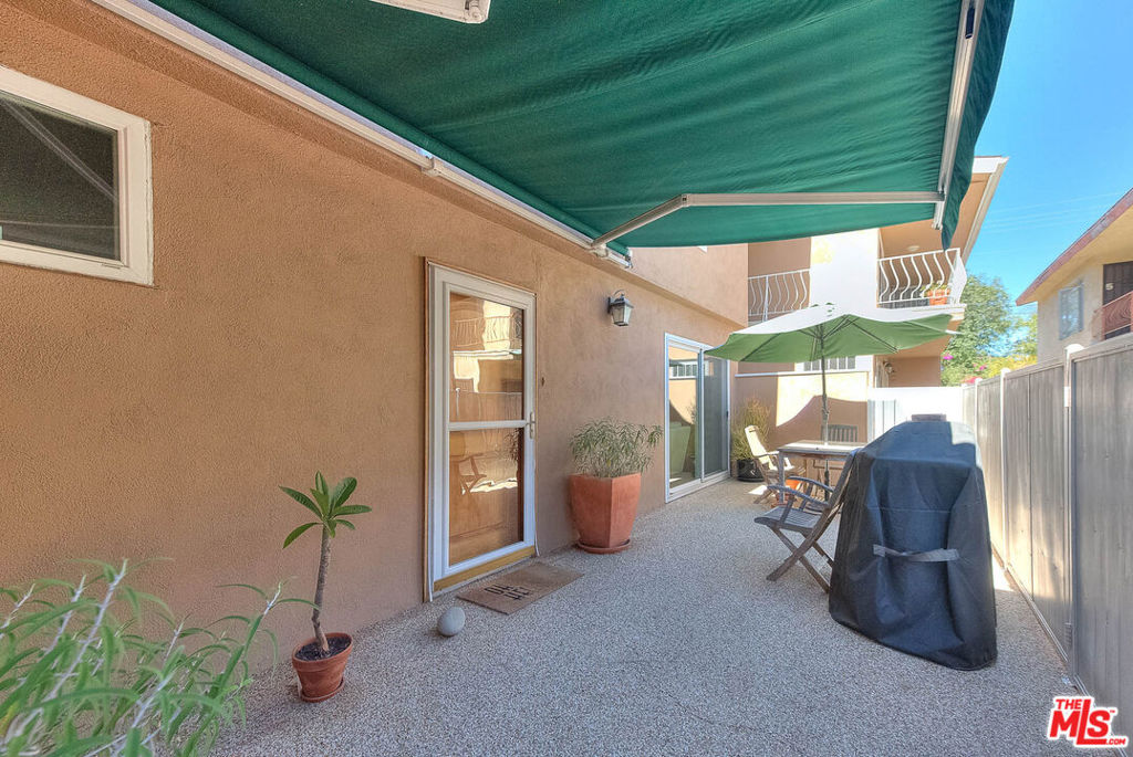 11118 Crenshaw Boulevard 1 Property Photo 11