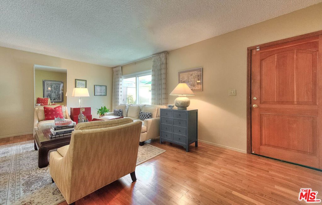 11118 Crenshaw Boulevard 1 Property Photo 14
