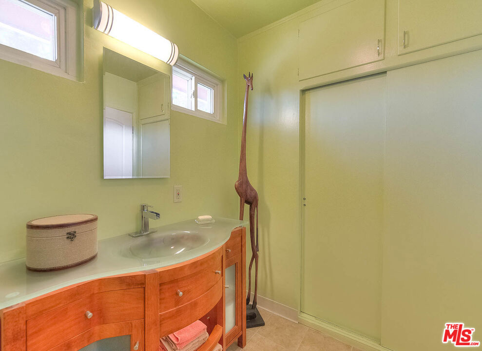 11118 Crenshaw Boulevard 1 Property Photo 42