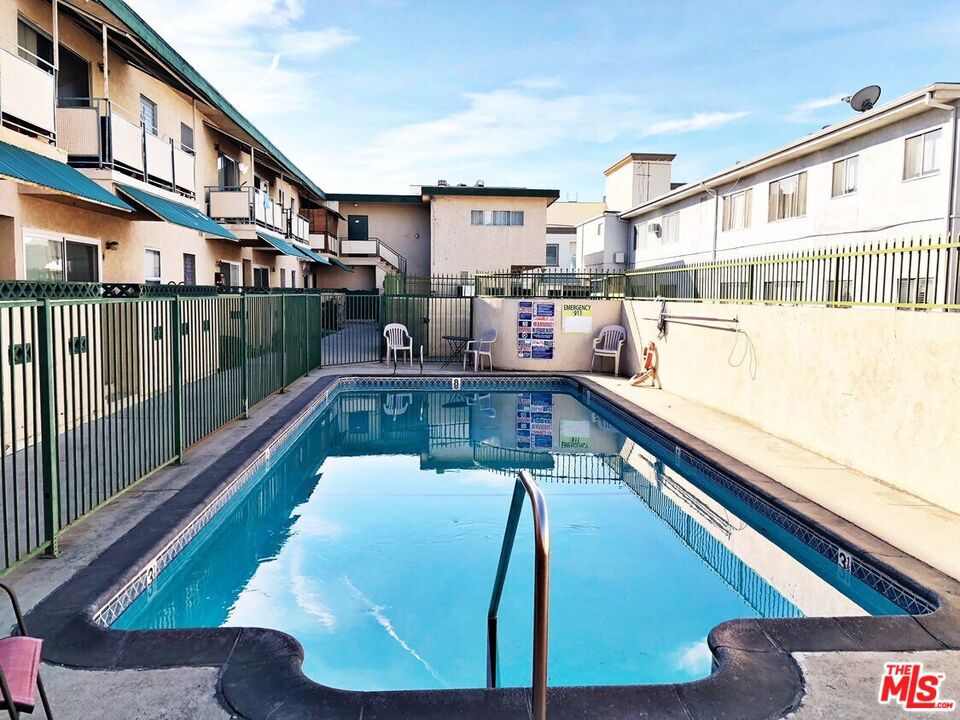 11940 Burbank Boulevard Property Photo 3