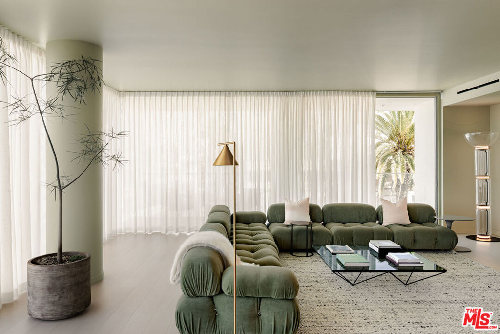 9200 Wilshire Boulevard 402W Property Photo 1