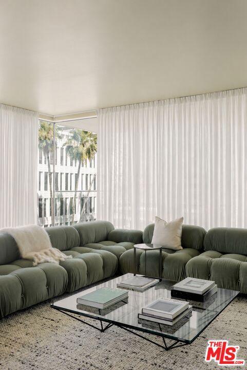 9200 Wilshire Boulevard 402w Property Photo 2