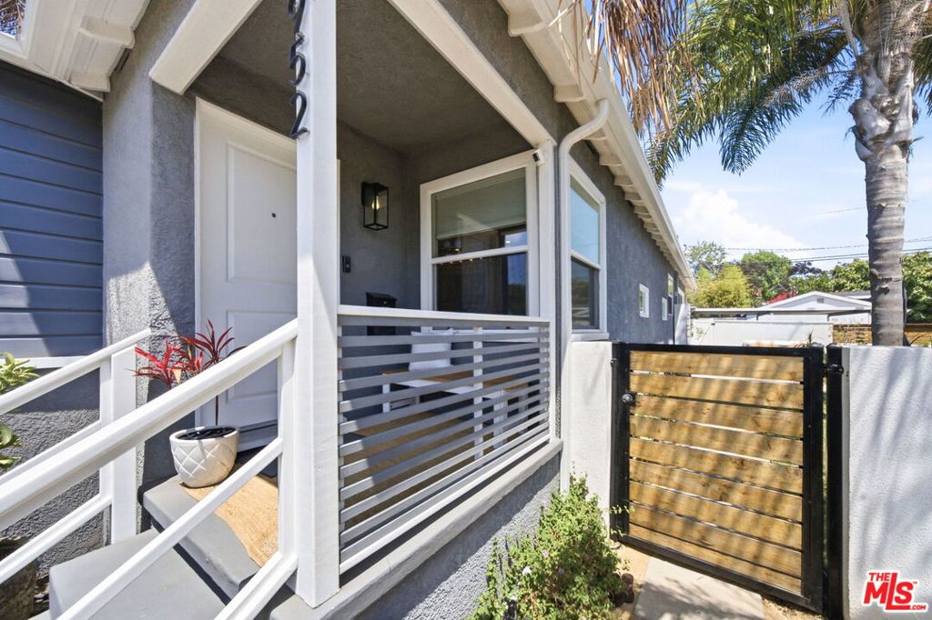 7952 Dunbarton Avenue Property Photo 4
