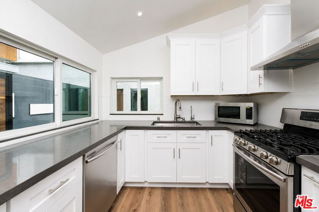 2341 Beach Avenue Property Photo 4