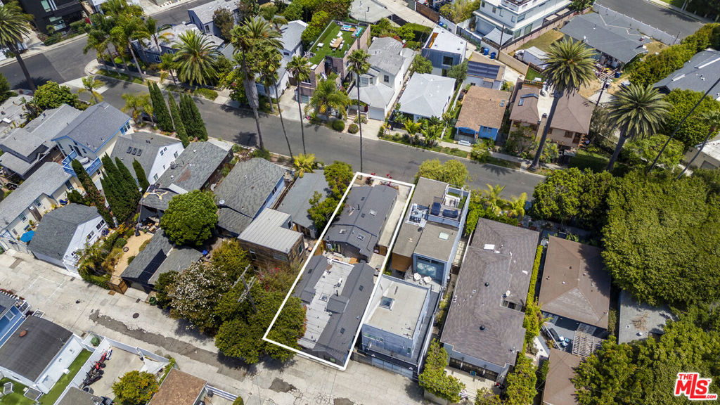 2341 Beach Avenue Property Photo 7