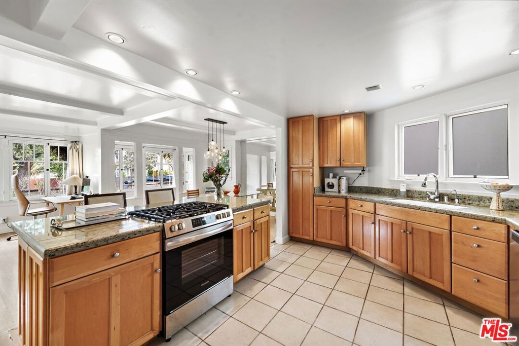 308 Windward Avenue Property Photo 15