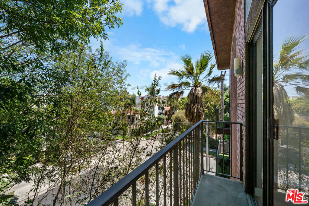 869 S Wooster Street 301 Property Photo 7