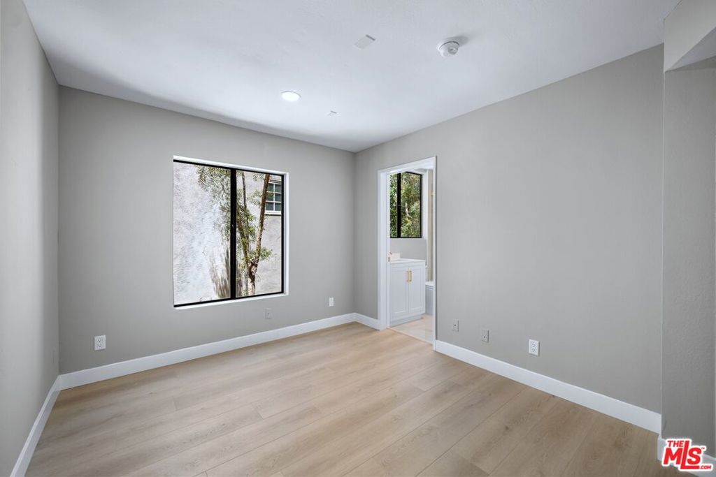 869 S Wooster Street 301 Property Photo 8