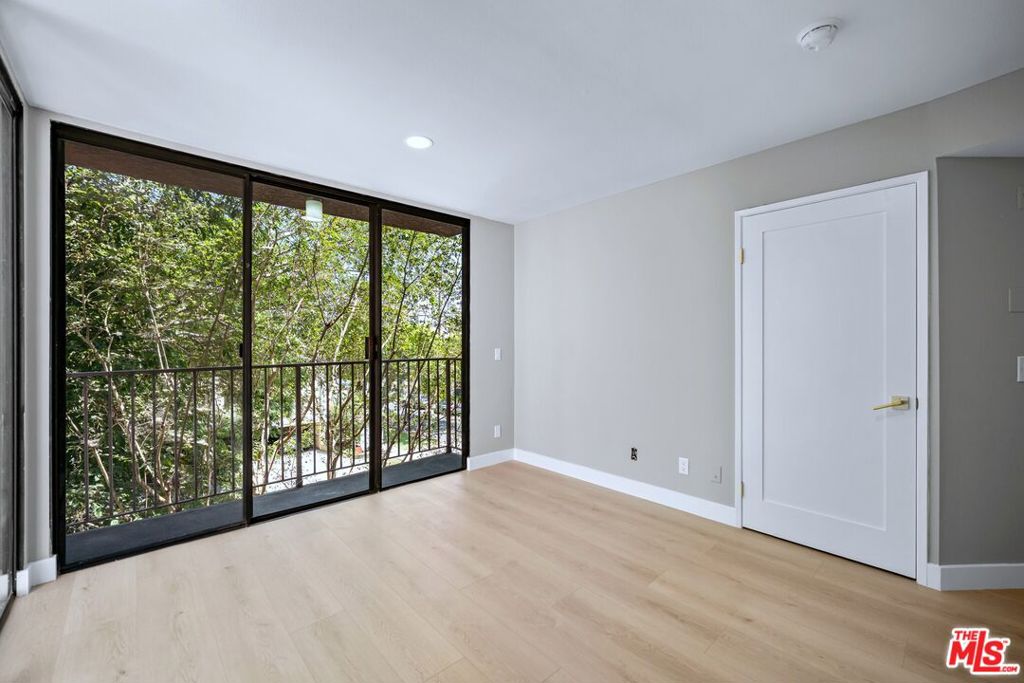 869 S Wooster Street 301 Property Photo 11