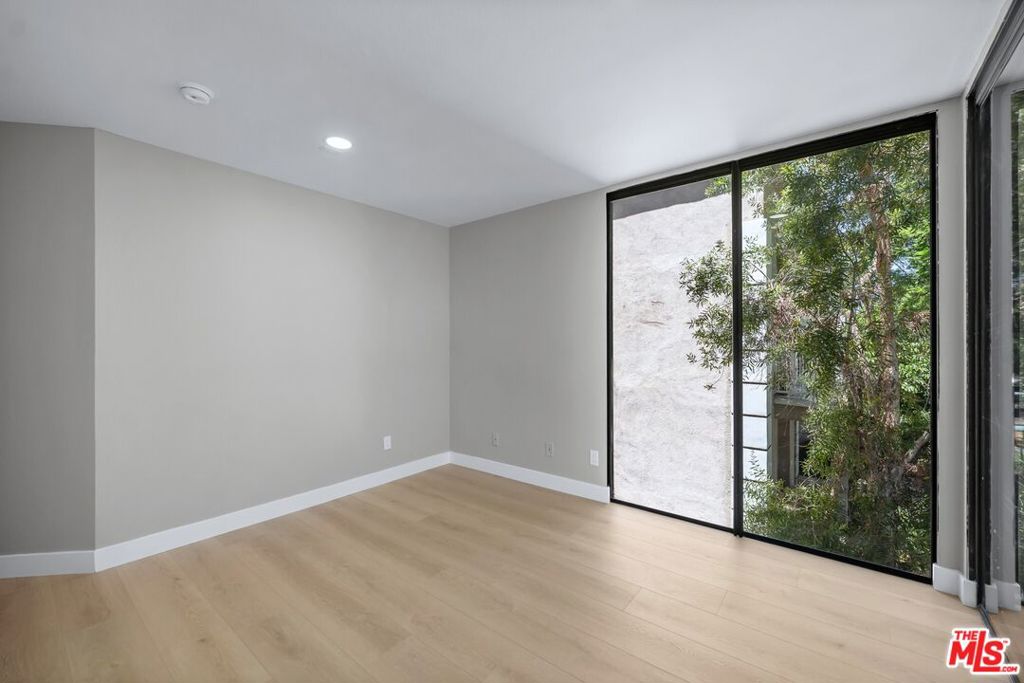 869 S Wooster Street 301 Property Photo 12