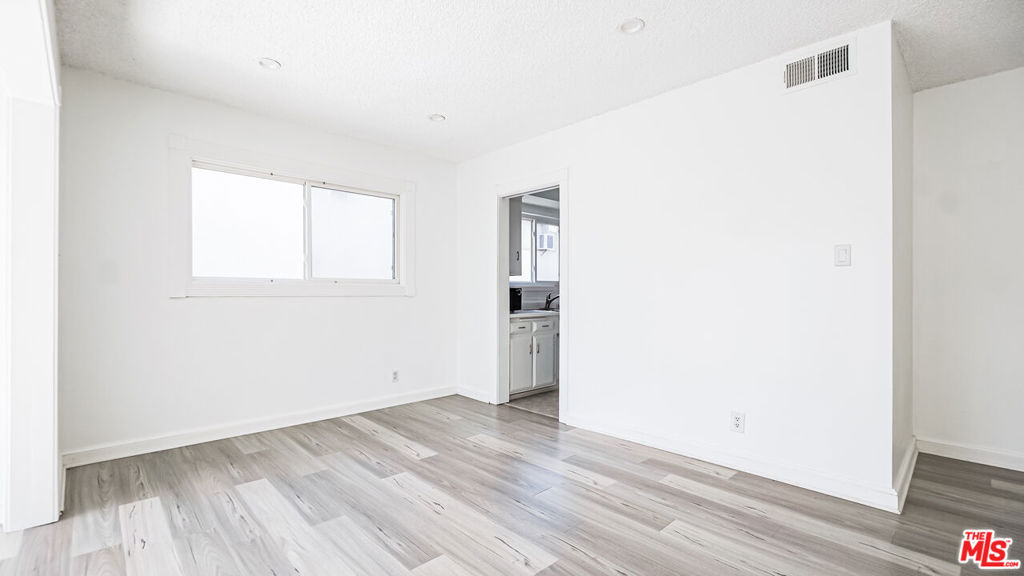 1525 N Hayworth Avenue 204 Property Photo 10