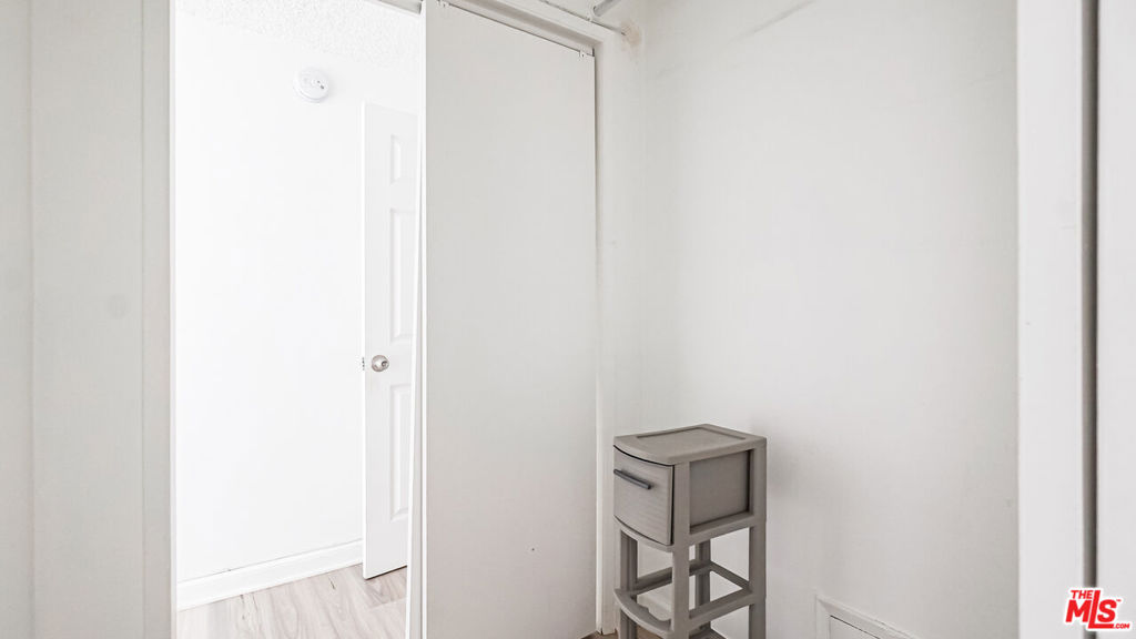 1525 N Hayworth Avenue 204 Property Photo 22
