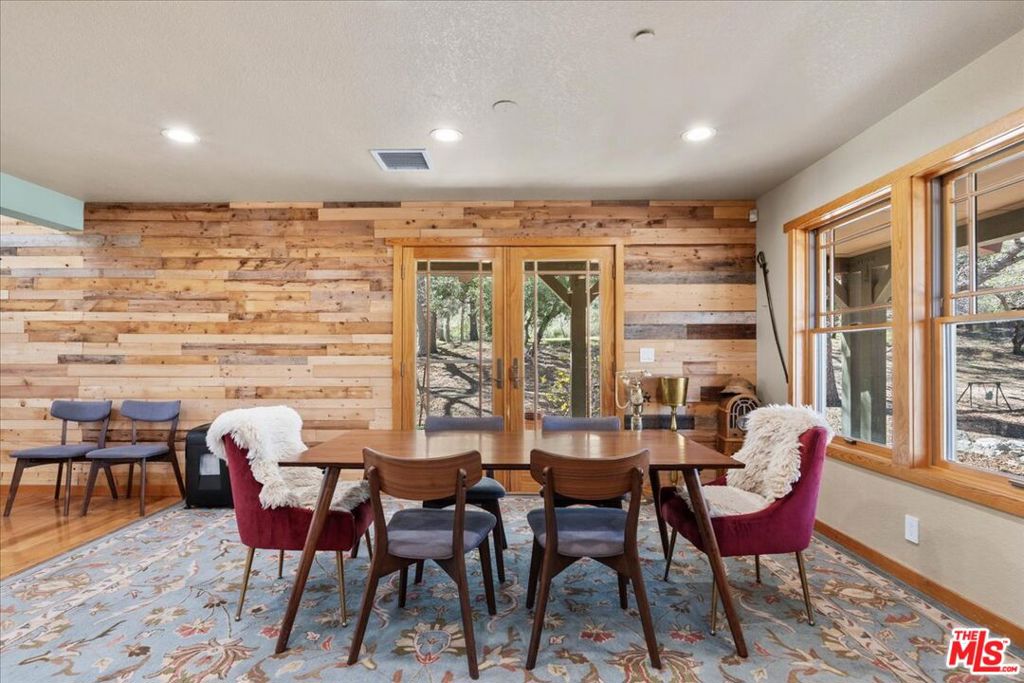 28200 Pine Canyon Road Property Photo 10