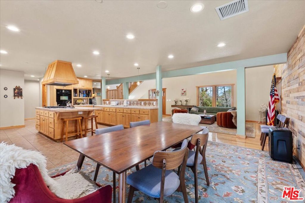 28200 Pine Canyon Road Property Photo 11