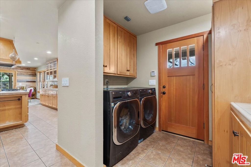 28200 Pine Canyon Road Property Photo 16